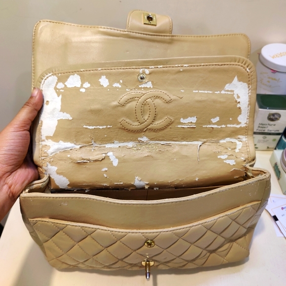 CHANEL Caviar Beige Jumbo Gold Hardware - Preloved - Picture 12 of 16